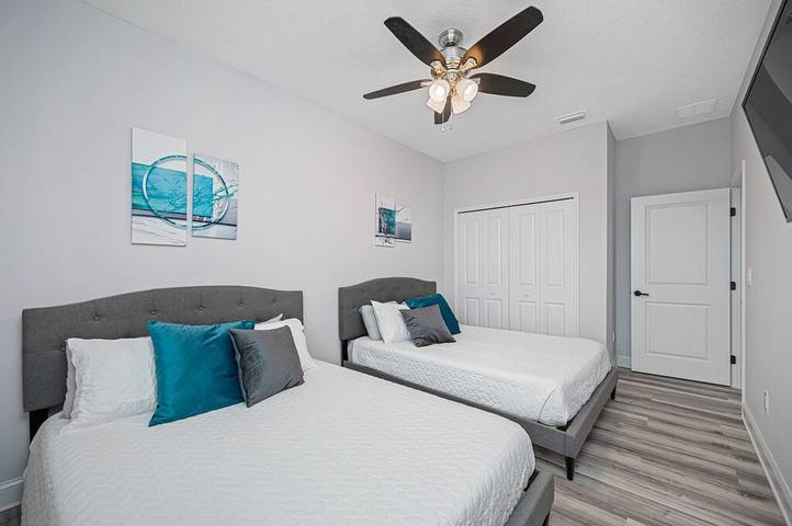 Vacation home for 14 people, with yard and terrace in Tampa