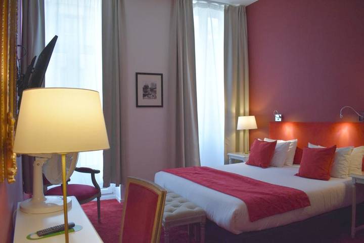 Hôtel pour 2 personnes, avec terrasse dans Basilique Saint-Seurin de Bordeaux - 2