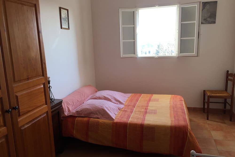 Gîte en campagne près d'Avignon pour 4/5 personnes in Sauveterre, Région de Nîmes
