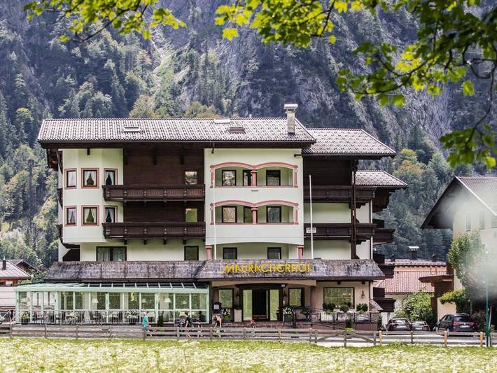 Hotel für 2 Personen, mit Seeblick und Terrasse sowie Garten, mit Haustier in Eben am Achensee