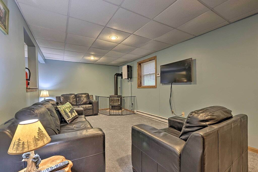 Neu! Lake Ariel Resort Cabin 26Mi zum Ski Big Bear! in Lake Wallenpaupack