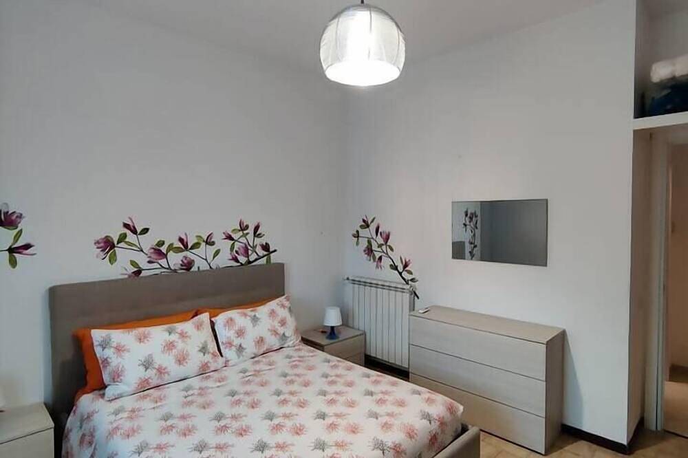 Appartamento intero, Cozy Flat Near Beach | Wifi & Comfort, Torvaianica in Torvaianica, Provincia di Roma