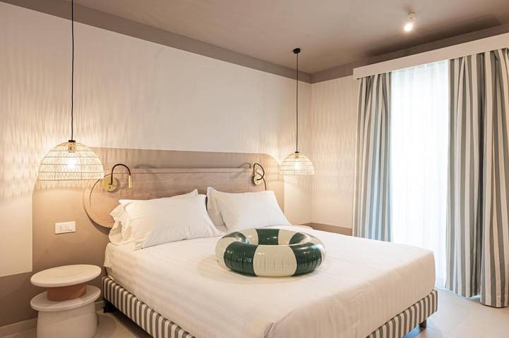 Hotel für 4 Personen, mit Balkon und Whirlpool sowie Terrasse und Sauna in Gatteo A Mare