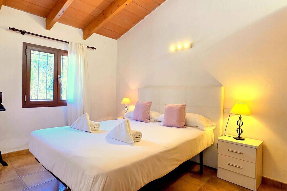 New Finca with swimming pool in Consell, Majorca Center