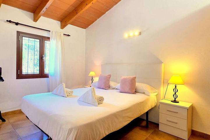 New Finca with swimming pool in Consell, Majorca Center