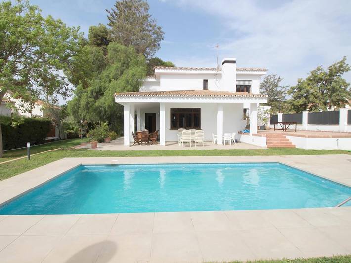 Holiday home for 12 people, with pool and garden as well as terrace, child-friendly in Costa del Sol