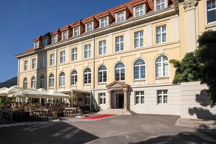 Hotel, mit Terrasse und Sauna in Kapfenberg