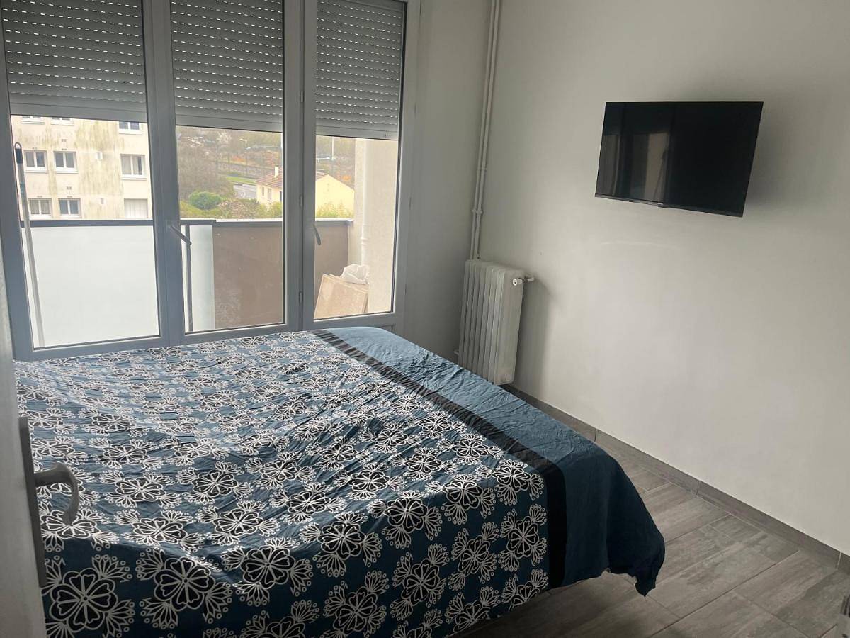 Appartement entier, F4 Appartement 3 chambre avec wifi in Saint-Jean-de-la-Ruelle, Vallée de la Loire