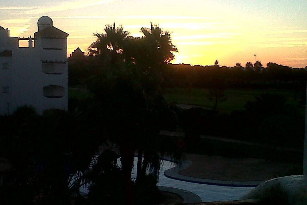 Apartamento entero, Apartamento con Ac en Costa Ballena en campo de golf a 10 min de playa in Costa Ballena, Rota 
