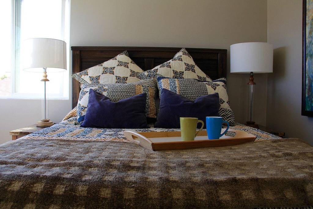 Oceanfront Dolphin Views at the Edge of the Usa. 2-Bed 1-Bath Pet-Friendly. in Encinitas, San Diego County