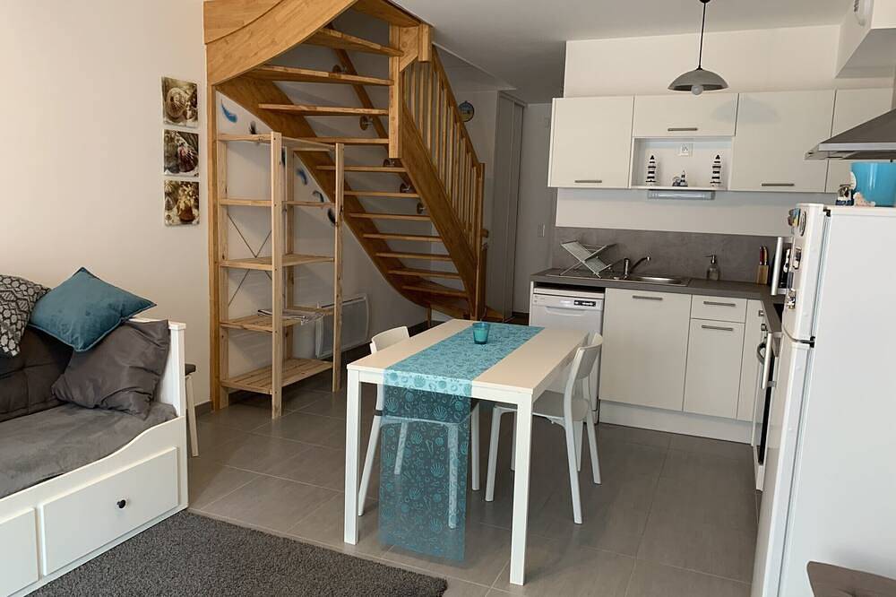 Charming Cottage Near Quend Beach: 2Br, Garden, Parking in Quend Plage, Quend