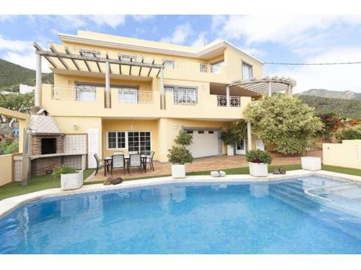 Appartement de vacances pour 4 personnes, avec Terrasse et Jardin ainsi que Piscine et Vue