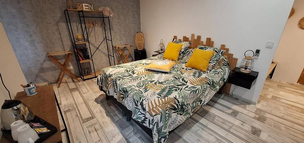 Chambre d’hôte pour 2 personnes, avec Balcon et Terrasse ainsi que Jardin et Vue