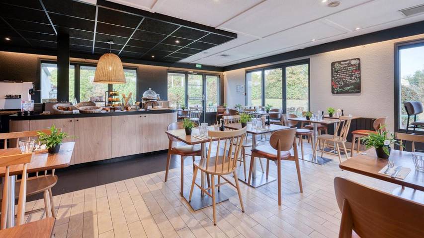 Hôtel pour 2 personnes, avec terrasse à Épône - 2