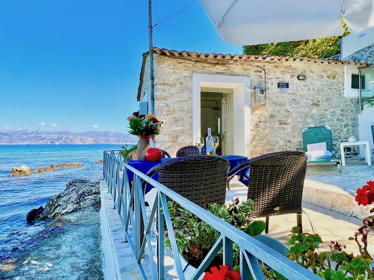 Apraos Beachfront Studio, foto 11