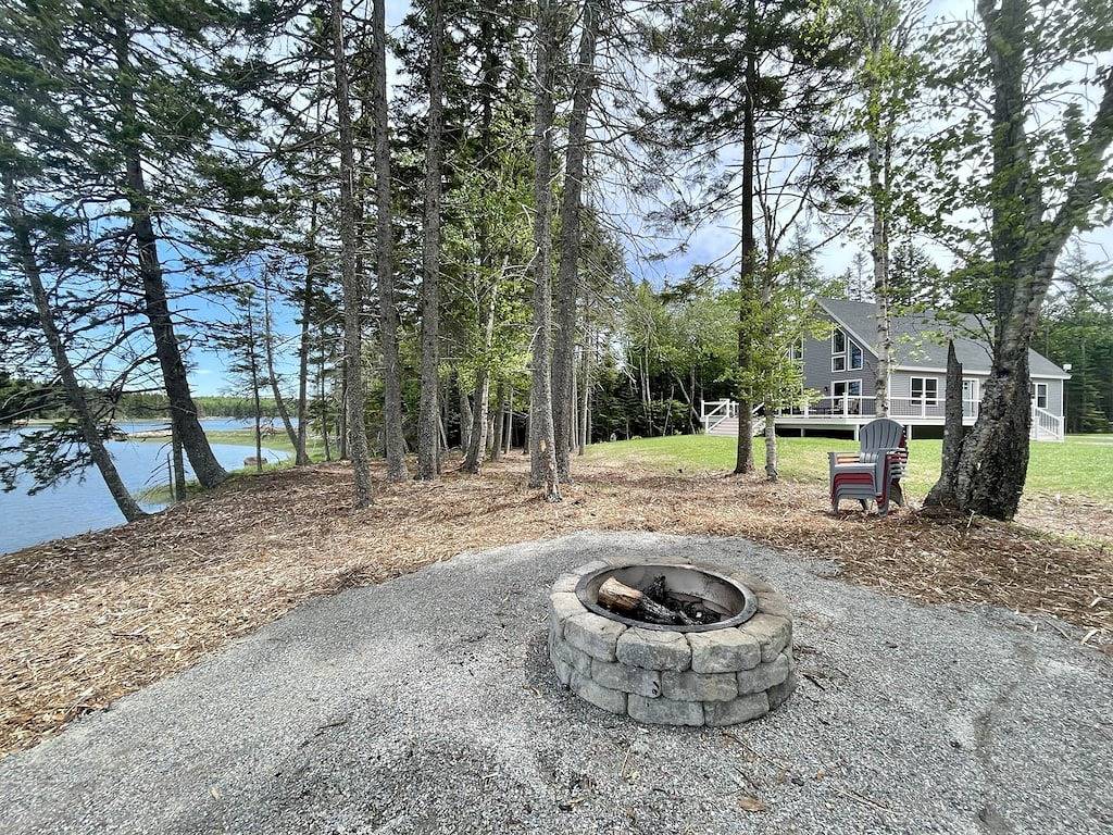 Luxury Waterfront Retreat with Hot Tub Near Acadia in Washington County (Maine)