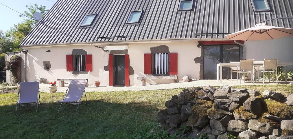 Gîte de Fernand in Picherande, Parc naturel régional des Volcans d'Auvergne