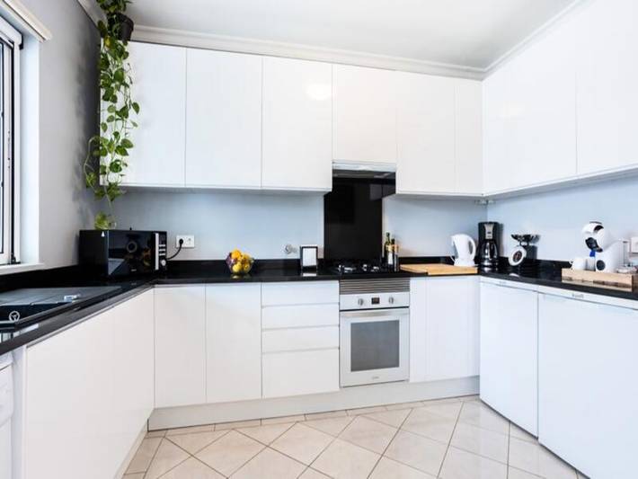 Gîte pour 6 personnes, avec jardin et piscine, adapté aux familles dans Pata De Cima - 4