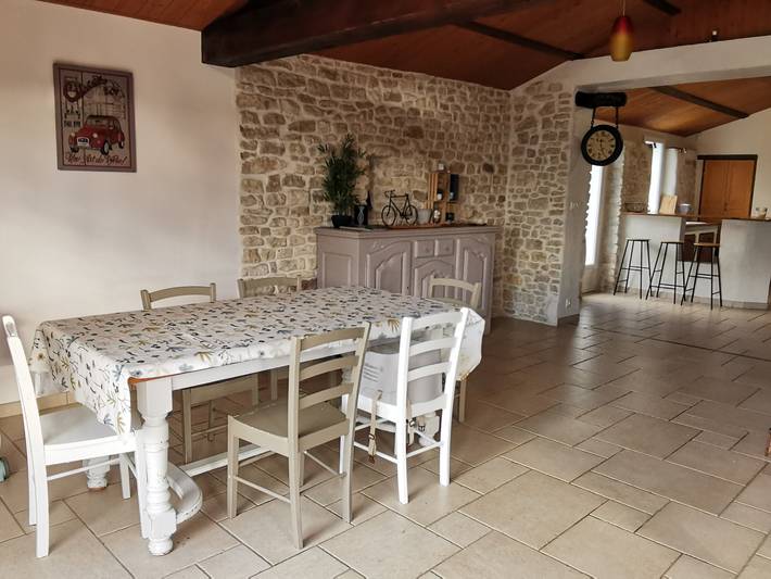 Location de vacances pour 8 personnes, avec jardin et terrasse à Saint-Benoist-sur-Mer