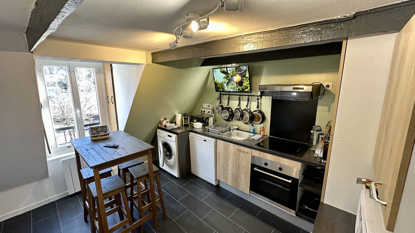 Entire apartment, Le Soreiller 2/4 pers La Bourboule in La Bourboule, Volcans d'Auvergne Regional Nature Park