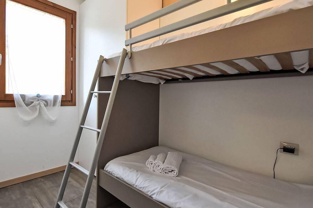 Ganze Wohnung, Endine Pool Apartment in Spinone al Lago, Prealpi Bergamasche Orientali
