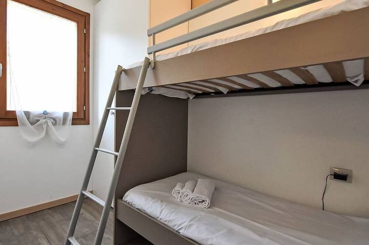 Ganze Wohnung, Endine Pool Apartment in Spinone al Lago, Prealpi Bergamasche Orientali