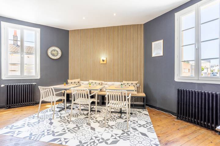 Large Room 'N°01' with Wi-Fi in Chantonnay, La Roche-sur-Yon region