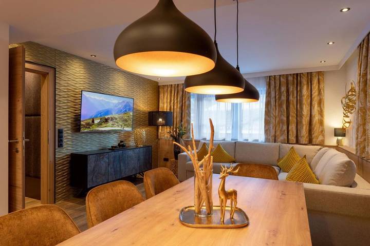 Vakantiewoning voor 9 personen, met terras en uitzicht in Mayrhofen