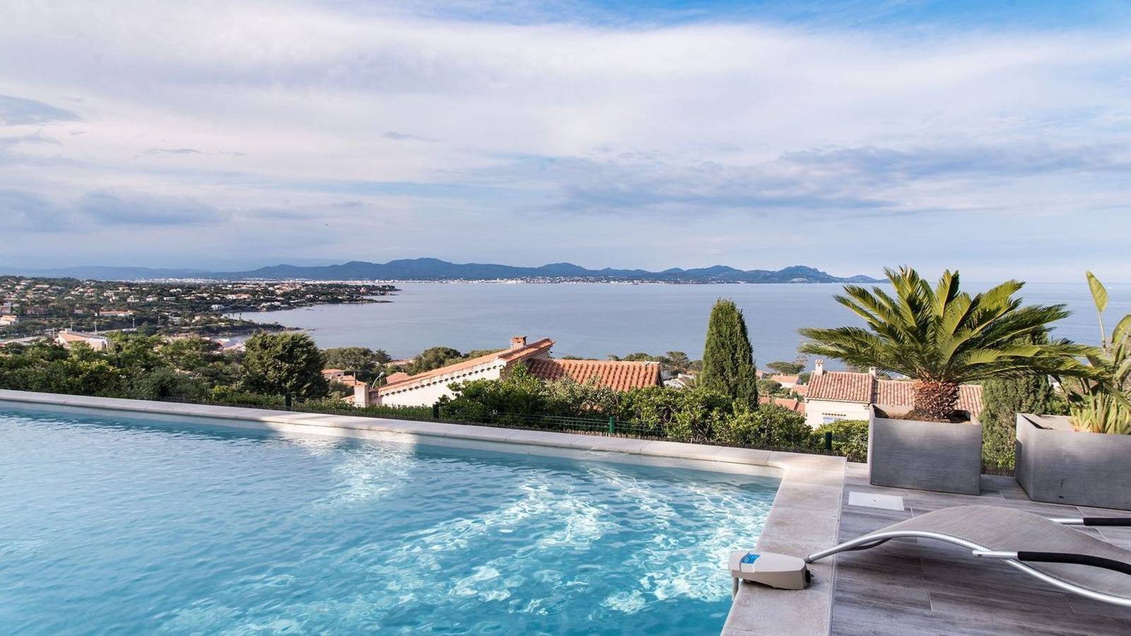 Villa pour 8 Personnes dans Roquebrune-sur-Argens, Région de Draguignan