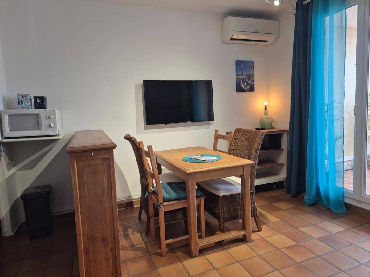 Appartement entier, One-Bedroom Apartment in Sausset-les-Pins, Côte méditerranéenne (France)
