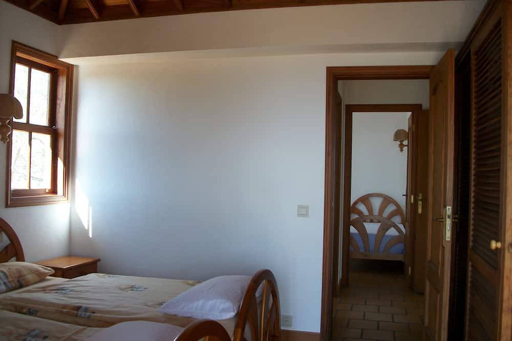 Casa individual aislada, cerca Los Llanos, vistas al mar y montana, jardin priv. in Hermosilla, El Paso