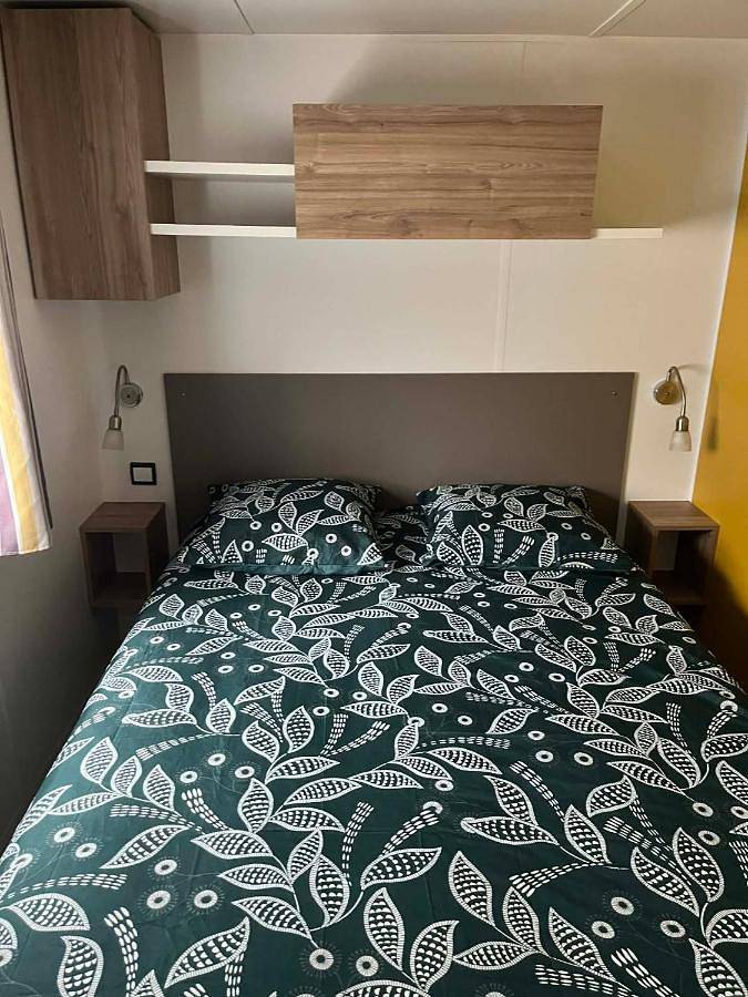 Camping pour 8 personnes, avec Jacuzzi et Terrasse ainsi que Jardin et Piscine à Parentis-en-Born - 3