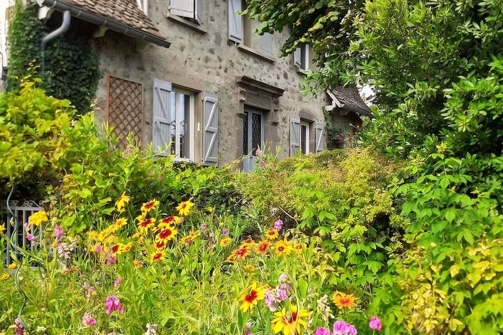 Location de vacances pour 9 personnes, avec Terrasse et Jardin à Saint-Cirgues-de-Malbert