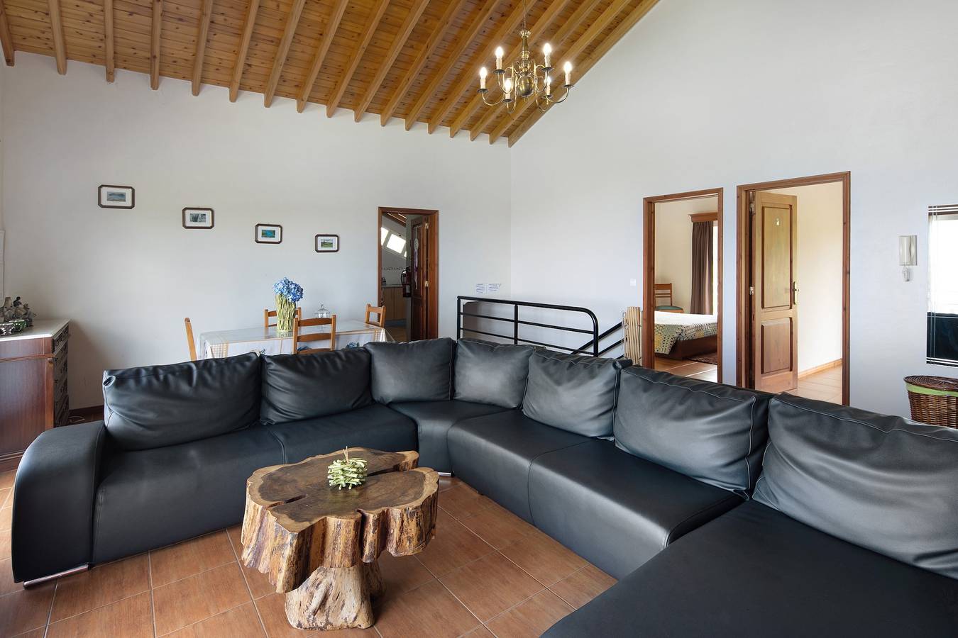 Casa de férias 'Casa Do Monte' com vista para o mar, jardim partilhado e acesso Wi-Fi in São Miguel Island, Achadinha