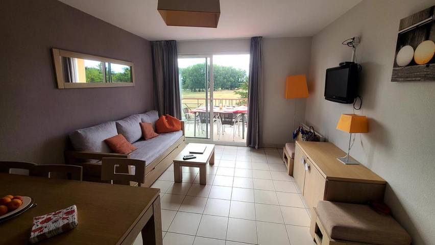 Apartamento de vacaciones para 6 personas, con vistas y sauna además de balcón y piscina - 1