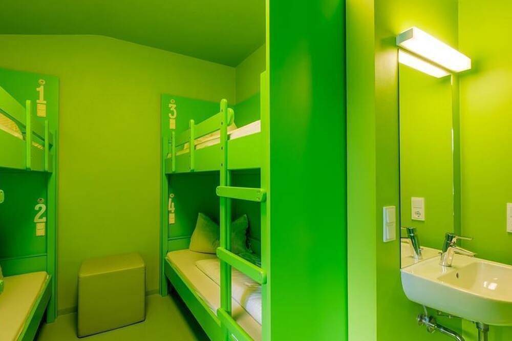 Twin room with shower/Wc - Oberammergau Youth Hostel in Oberammergau, Bavarian Alps