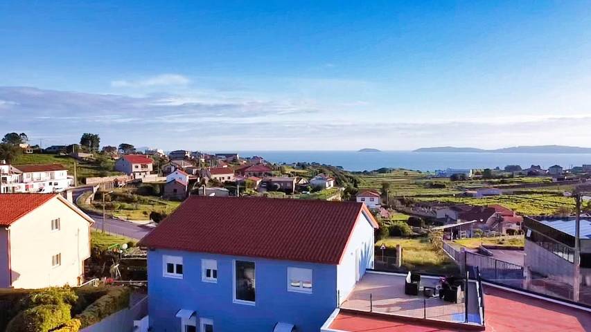 Apartamento de vacaciones para 3 personas, con terraza además de jardín y vistas - 1