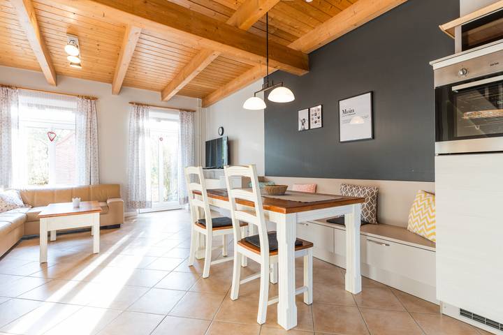 Ferienhaus für 4 Personen, mit Terrasse und Garten in Staberdorf
