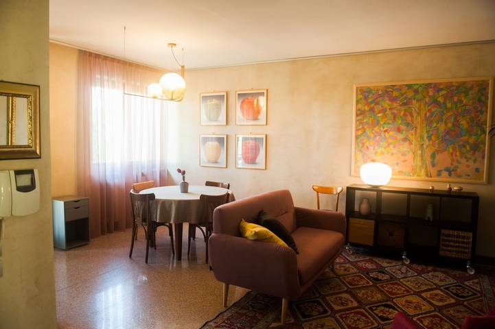 Appartamento intero, Appartamento 'Casa Di Olly' con giardino privato, Wi-Fi e aria condizionata in Sona, Prealpi Gardesane