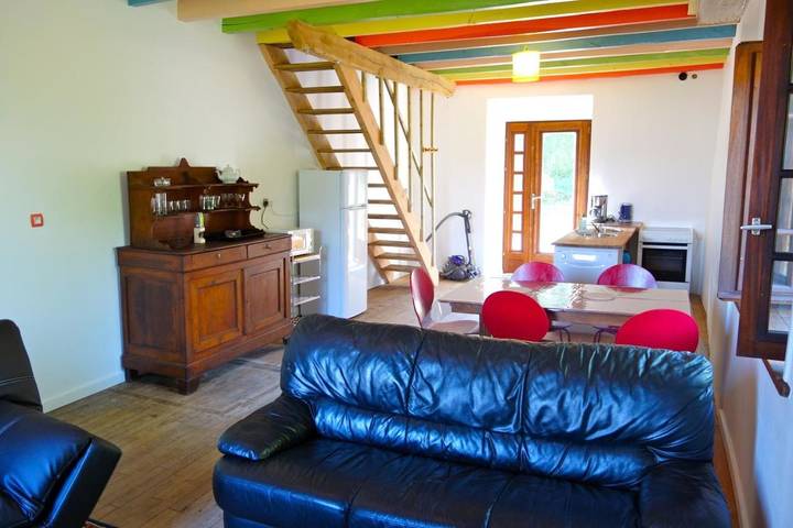 Location de vacances pour 6 personnes, avec Terrasse et Jardin ainsi que Piscine et Sauna à Saint-Priest-sous-Aixe