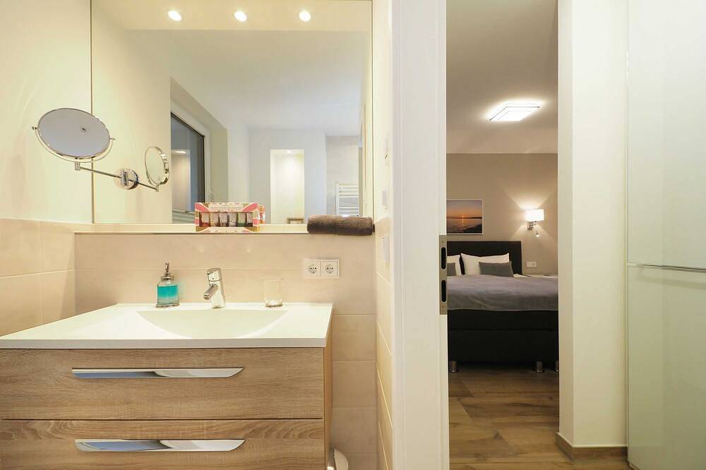 Ganze Wohnung, Apartment Aquamarin mit Penthouseflair - Oase am Haff - Aquamarin (5-5) in Zirchow, Usedom