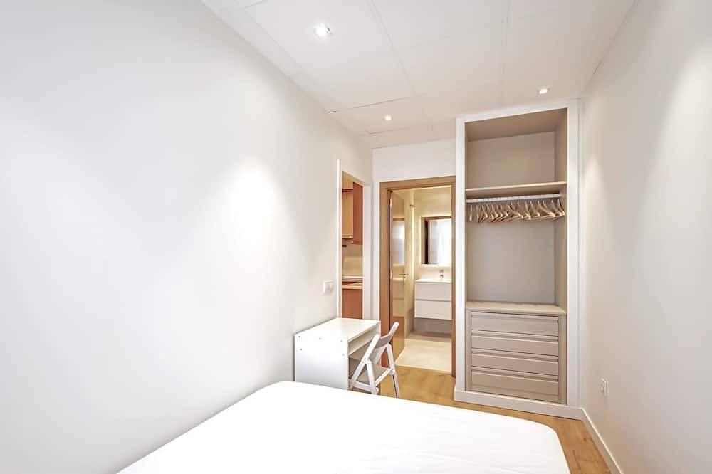 Entire apartment, Apartment for 4 people Feria Madrid 104 in Madrid, Madrid Province