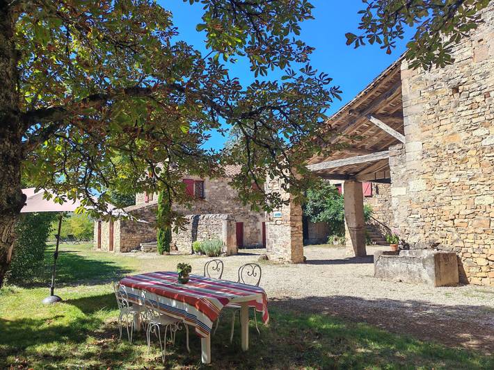 Gîte « Du Château De Vindrac » con piscina privada, Wi-Fi y aire acondicionado in Milhars, Región de Albi