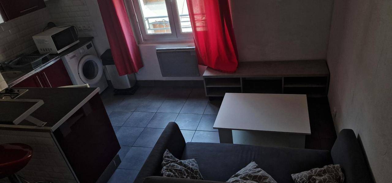 Appartement entier, Apartment with Terrace in Cruscades, Côte méditerranéenne (France)