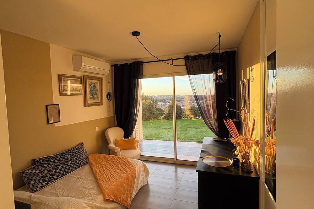130m3 loft with view of Thau Lagoon and sea in Poussan, Mittelmeerküste (Frankreich)