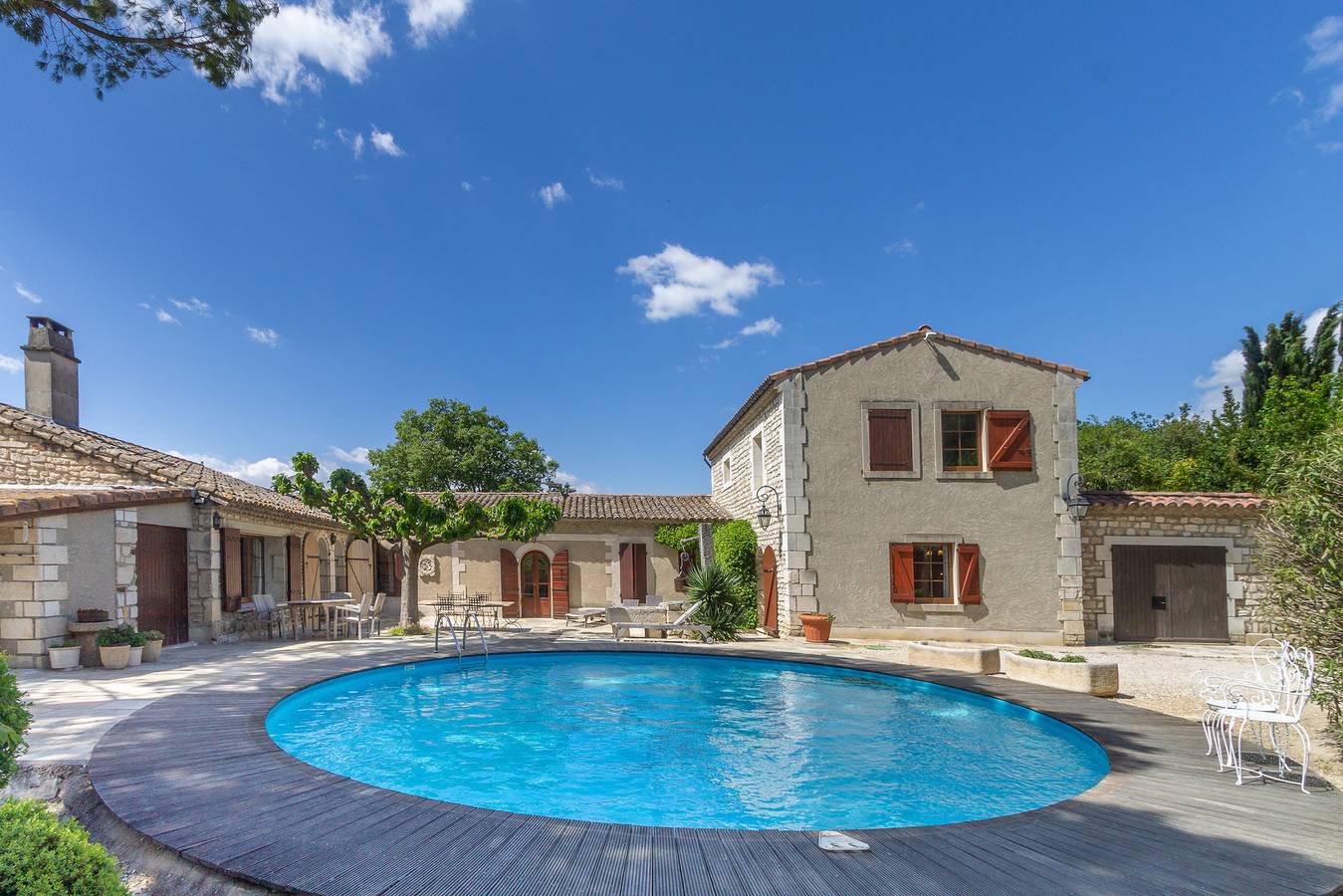 Lou Recate (12p) with pool in French Provence in Saint-Rémy-de-Provence, Région d'Arles