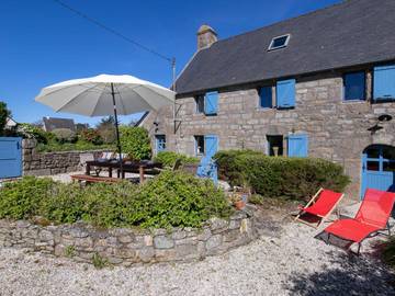 Gîte pour 9 personnes, avec terrasse et jardin à Lanildut