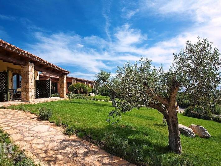 Agriturismo per 4 persone, con balcone/terrazza e terrazza nonché piscina in Provincia di Sassari