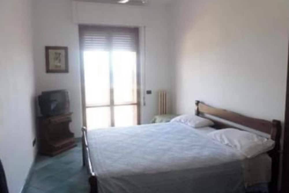 Entire apartment, Wonderful beachfront apartment In Soverato Marina 50 mt from the sea in Soverato, Catanzaro Province