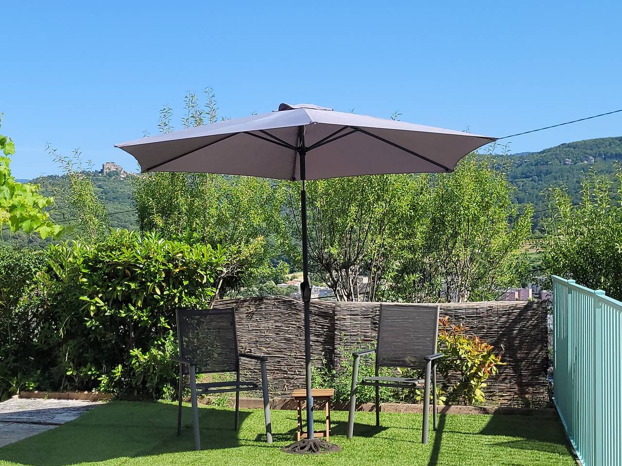 Gîte 'Mami Zi' con vistas a la montaña, Wi-Fi y aire acondicionado in APT, Parque natural regional del Luberon